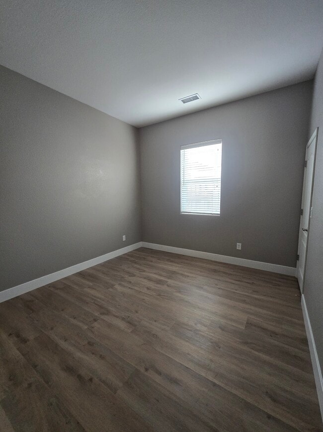 Building Photo - 992 Bella Rosa Dr