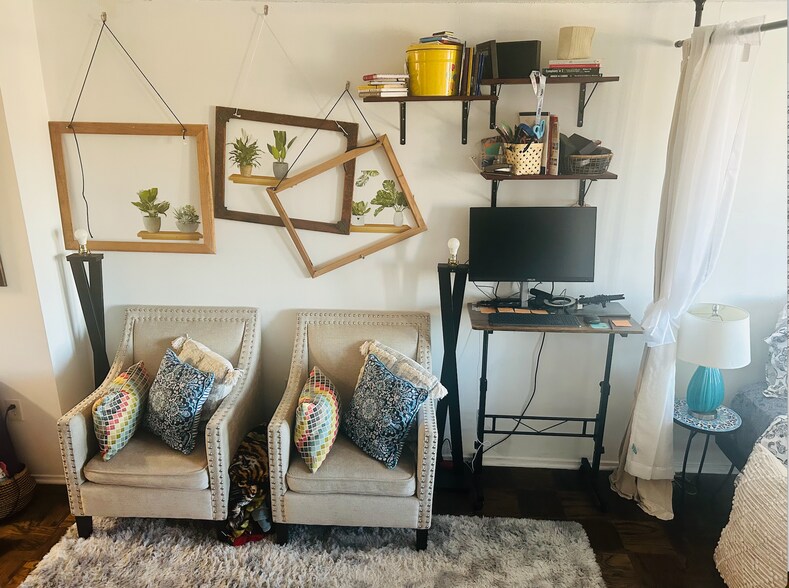 Living area - 1311 Delaware Ave SW