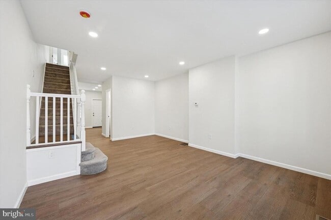 Building Photo - 2318 Fernon St