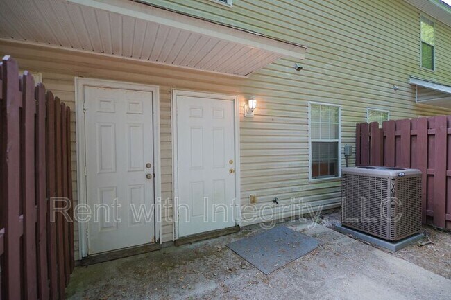 Building Photo - 2740 W Tharpe St