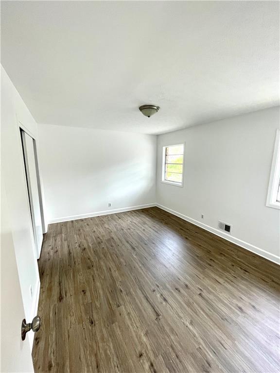 Building Photo - 2908 Skyland Dr NE