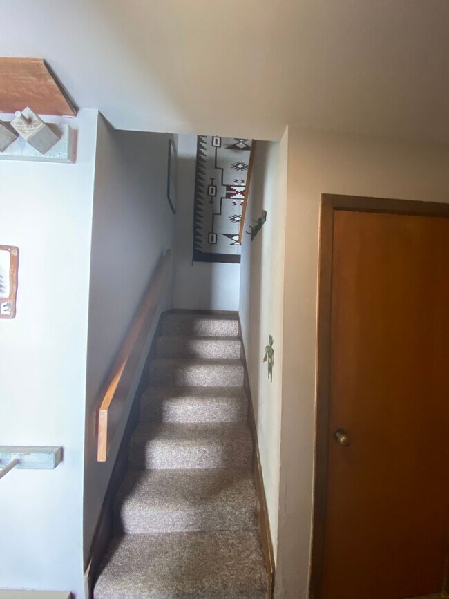 Building Photo - 21 Crested Mountain Ln