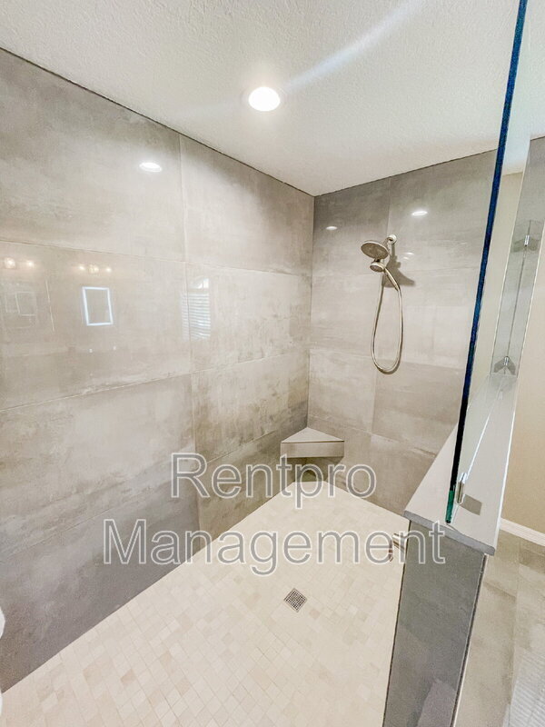 Building Photo - 2137 Date Palm Way