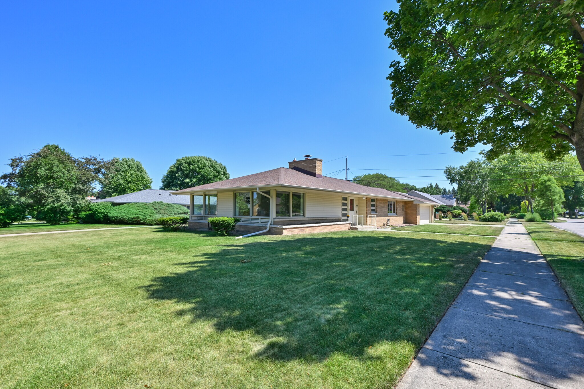 Building Photo - 728 N 74th St