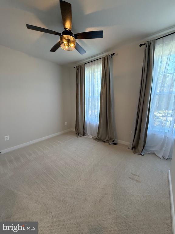 Building Photo - 128 Kinross Ln