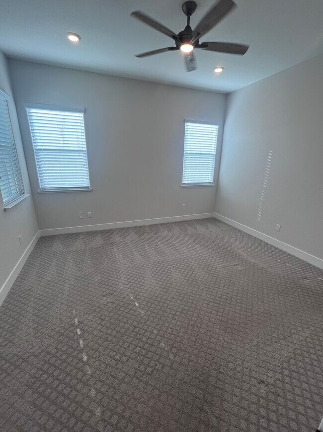 Building Photo - BEAUTIFUL SINGLE STORY HOME IN WEST ROSEVI...
