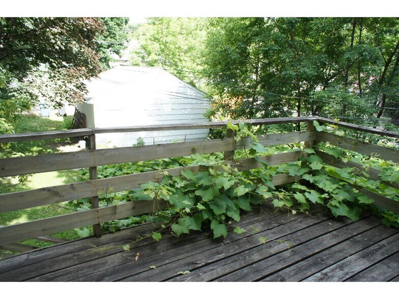 Private Balcony - 3005 Tyler St NE