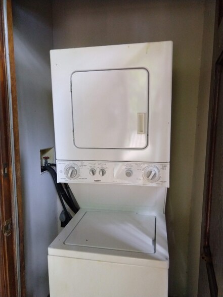 Building Photo - 705 E College Ave