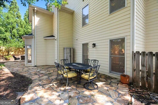 Building Photo - 1560 Oak Park Cove