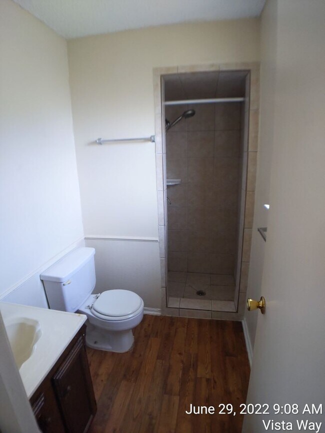 Building Photo - Apartment