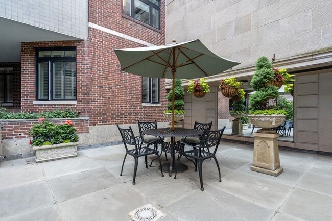 Building Photo - 271 Beacon St