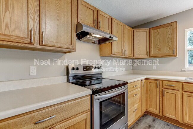 Building Photo - 172 King Arthur Ct