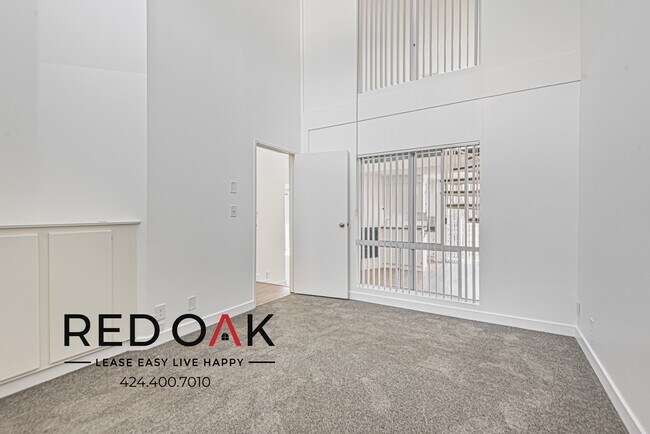 Building Photo - 8430 Cedros Ave