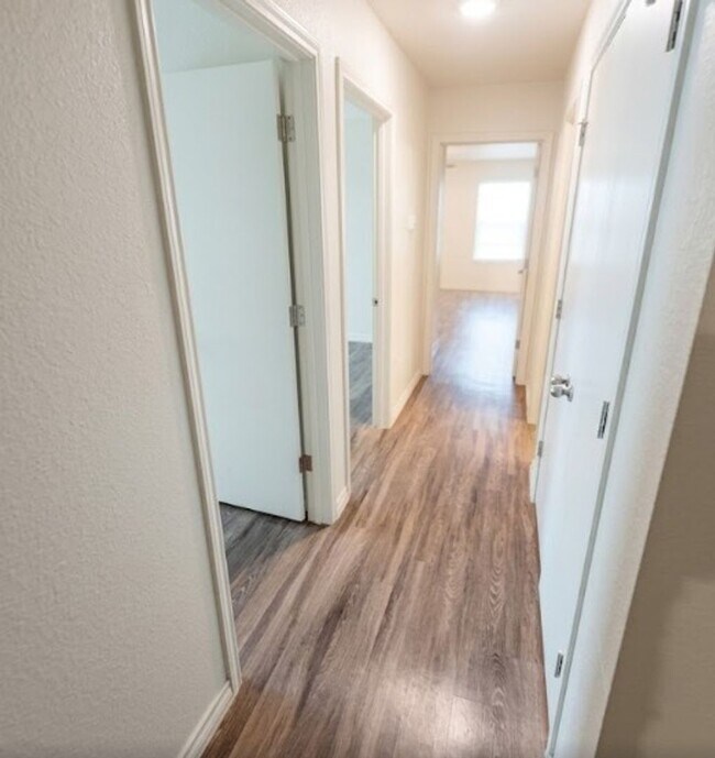 Building Photo - AVAILABLE MID MAY ; APPLY TODAY AT OUR WEBSITE!!