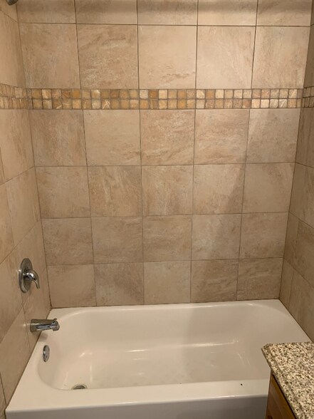 Building Photo - 720 Ohio Pike