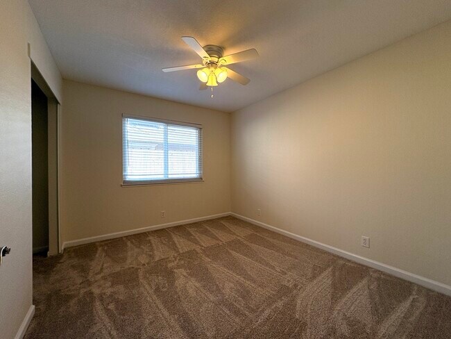 Building Photo - Beautiful 3 Bedroom, 2.5 Bathroom Fully Remodeled Home in Orangevale!