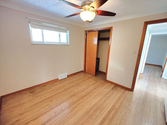 Building Photo - *Well-Maintained & Spacious 3BD/1.5BA Single Family Home Available in Baldwin*