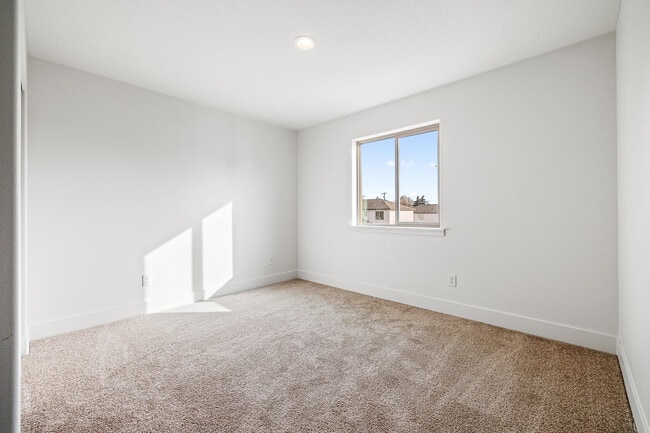 Building Photo - 1030 S Underwood Pl