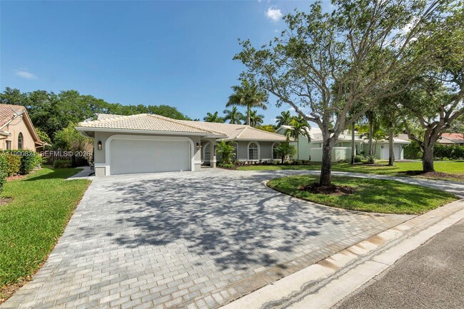 Building Photo - 10425 NW 48th Manor