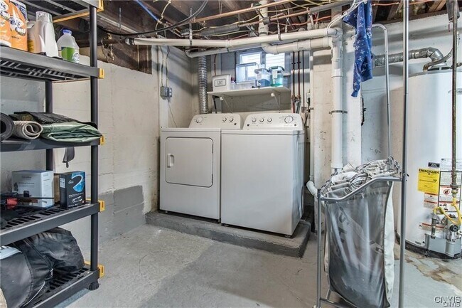 Building Photo - 215 Francis St