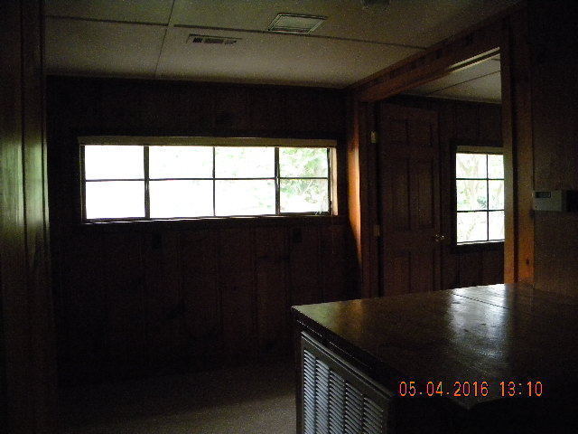 Building Photo - SHOWING MONDAY 5/12 @ 12:30 PM