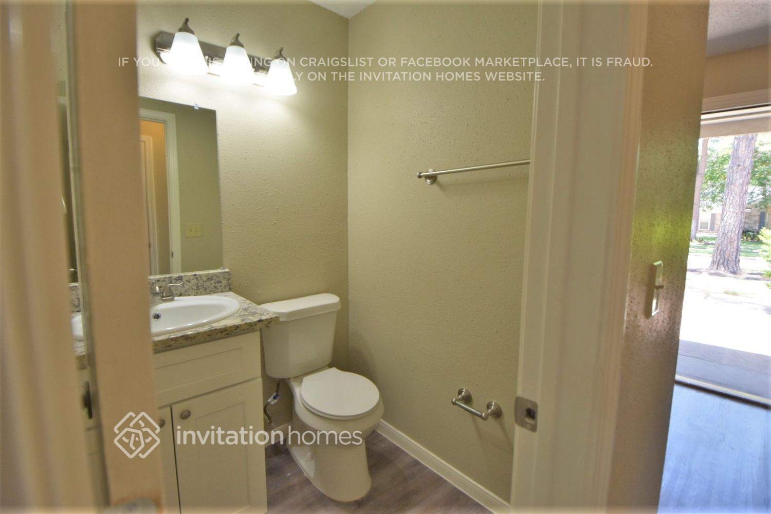 Building Photo - 16011 Sweetwater Creek Dr