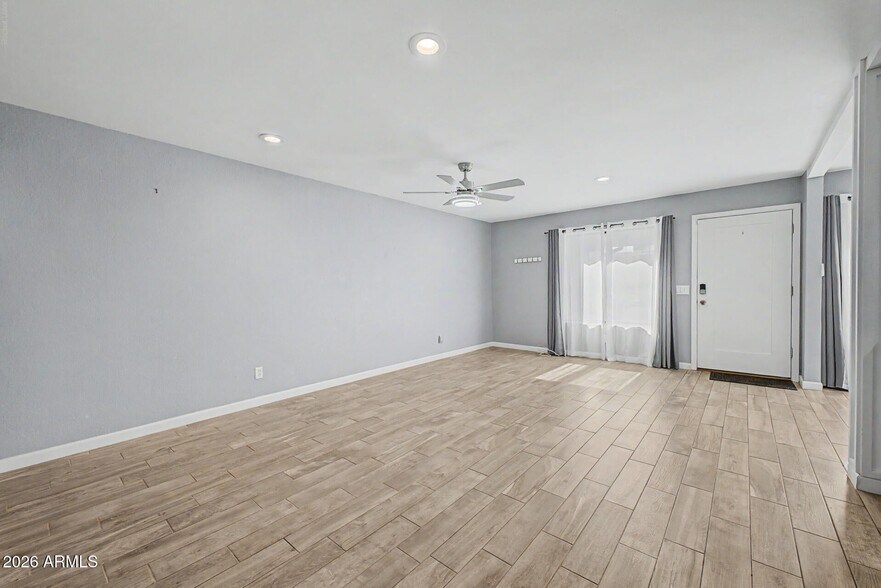 Building Photo - 5209 N 18th Dr
