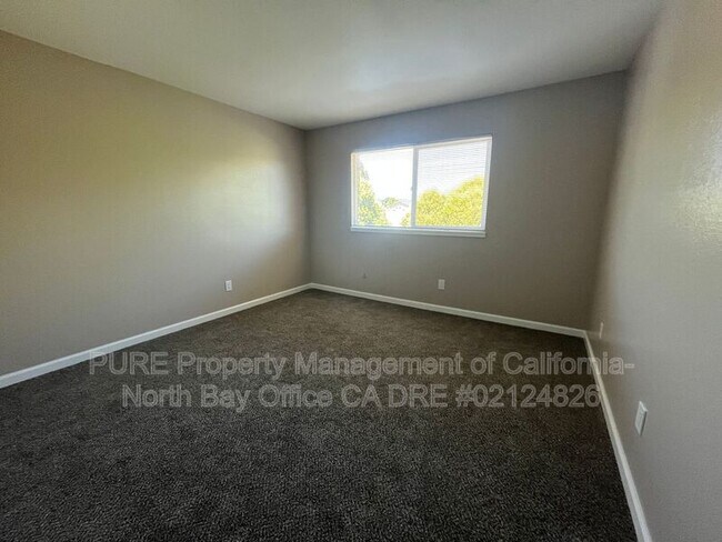 Building Photo - 470 Sherry Dr