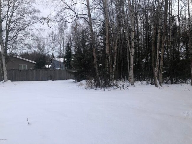 Building Photo - South Anchorage 3 Bedroom Duplex!