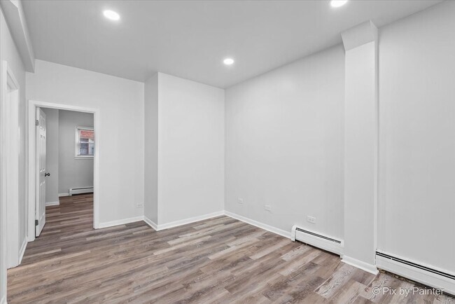 Building Photo - 7319 N Rogers Ave