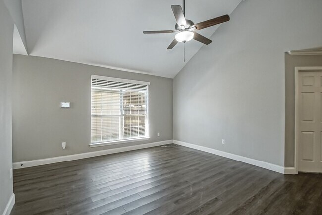 Building Photo - Gene Buckle