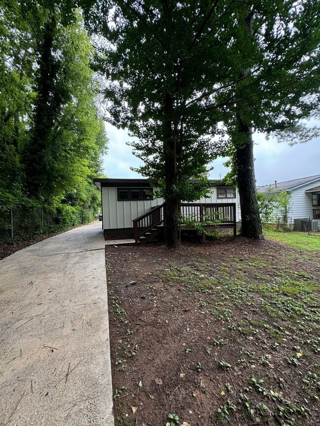 Building Photo - Nice 3/1 House in East Rome- $1,195