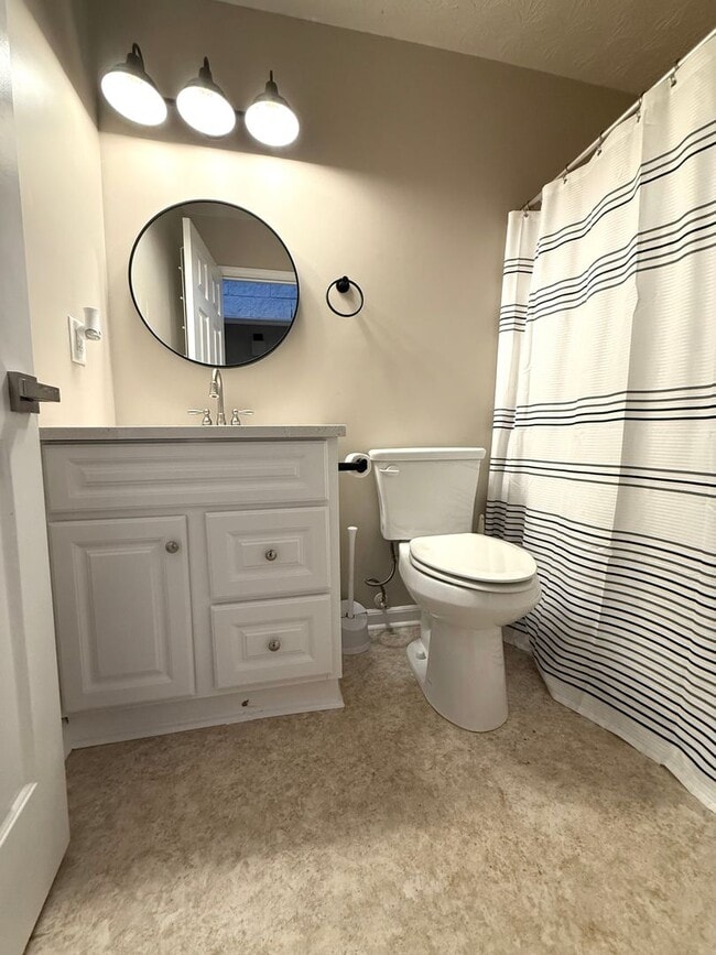 Building Photo - 3 Bedroom Townhome located walking distance to Downtown Woodstock!