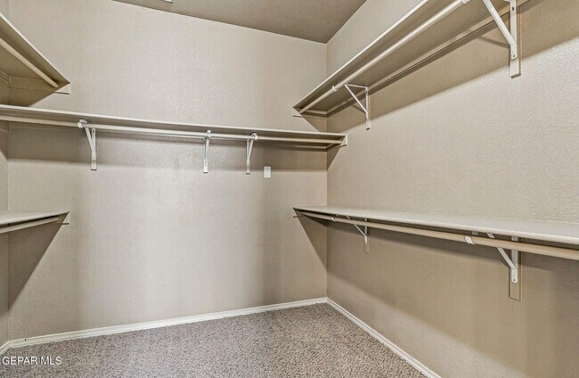 Building Photo - 641 Bariloche Dr