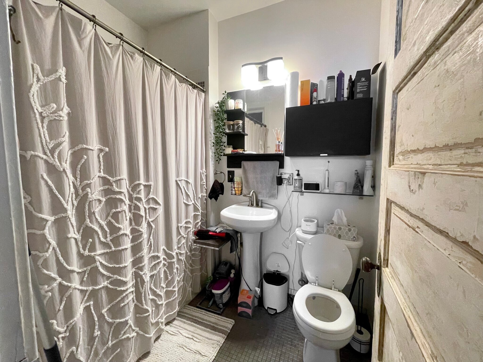 Building Photo - 601 NE Main St