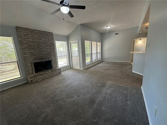 Building Photo - 2189 Spring Park Dr