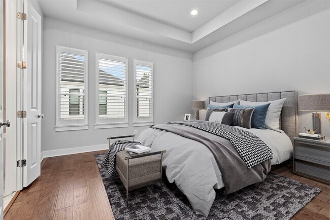 Building Photo - 909 Oak St