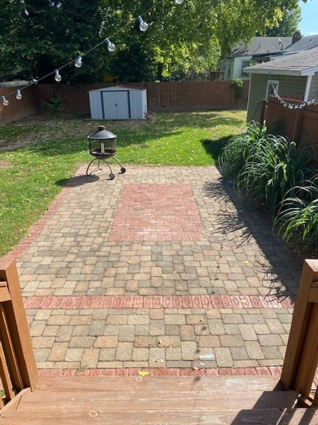 Building Photo - Leasing