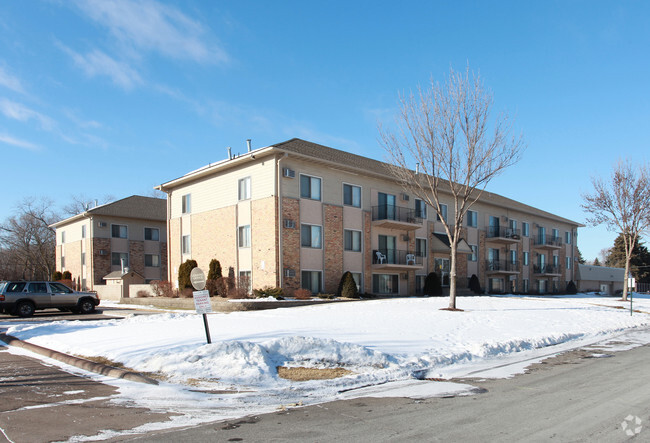 Primary Photo - Highland Gables Apartments