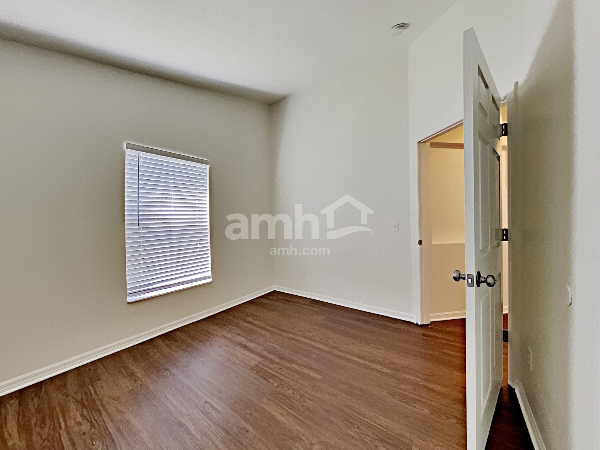 Building Photo - 992 Stanvoy St