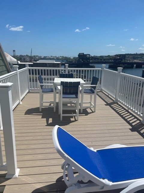 Building Photo - 33 Medford St