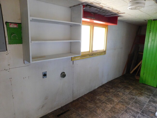 Building Photo - Quaint 3 bedroom/1 bath House in Augusta, KS!