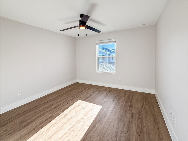 Building Photo - 5611 Mobeetie Lp