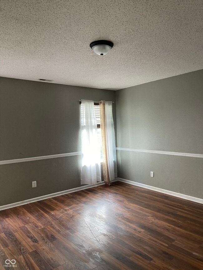 Building Photo - 1318 Crescent Dr