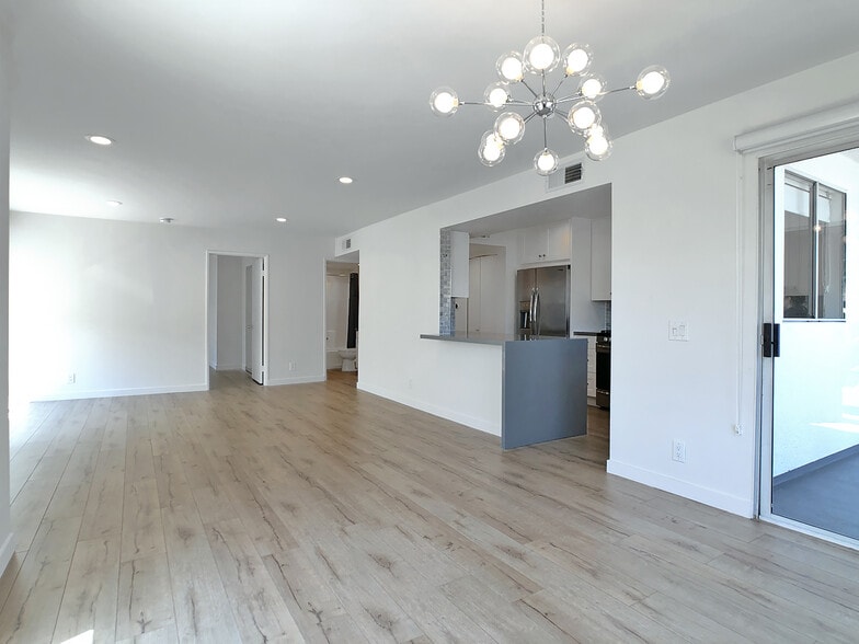 Building Photo - 1818 Camden Ave