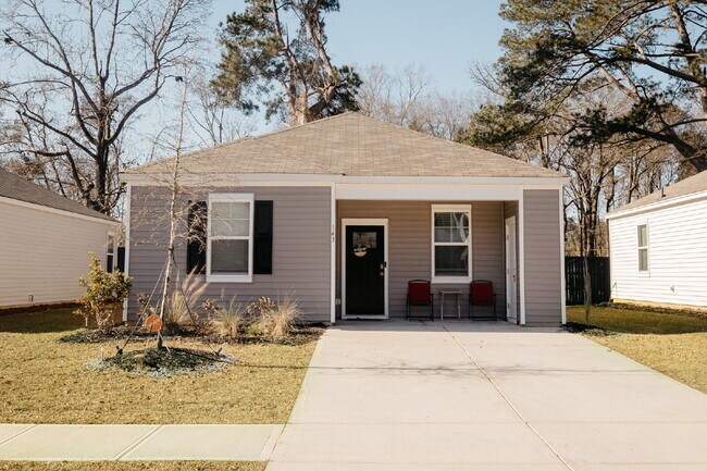 Building Photo - 3 bedroom/2 Bath One Level home in Goose Creek