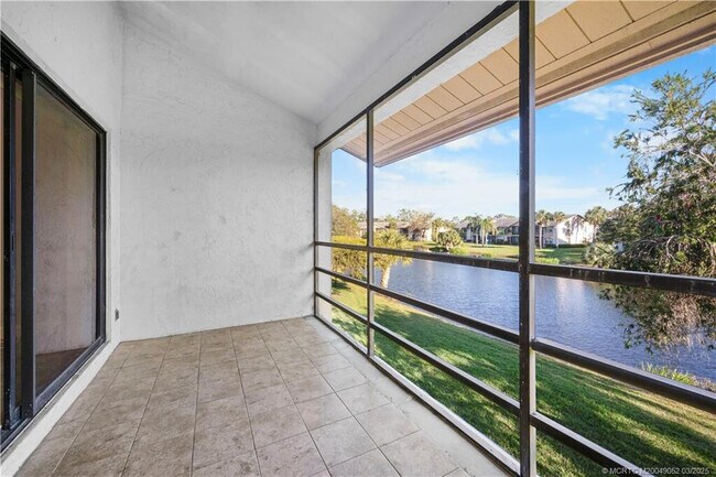 Building Photo - 3011 SE Aster Ln