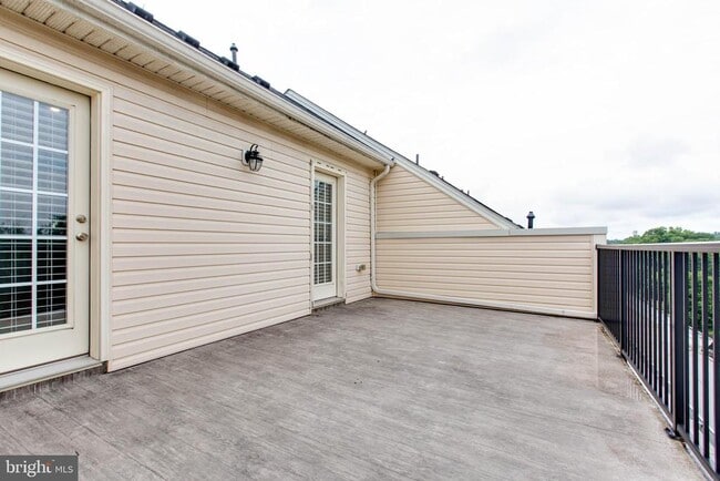 Building Photo - 7048 Foxton Way
