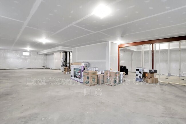 Building Photo - 204 Station Terrace W