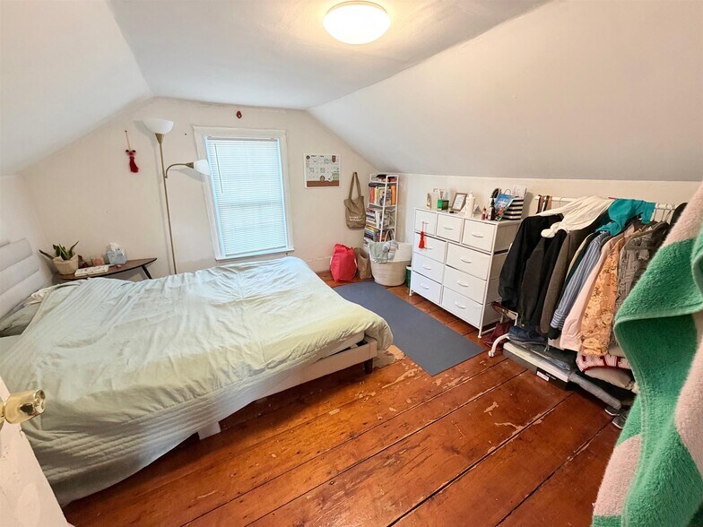 Building Photo - 6 Marie Ave